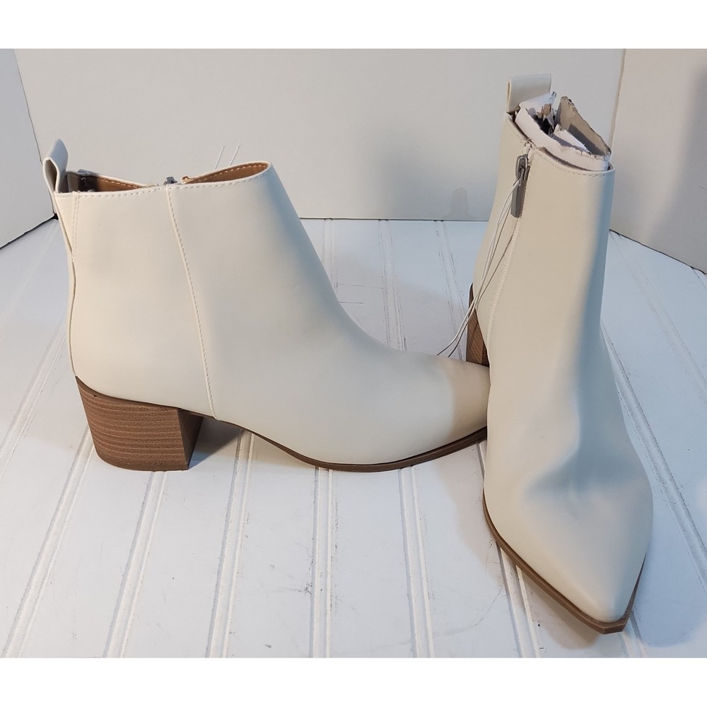 Universal Thread Kennedy Pointed Toe Ankle Boots Women 9 Bone White Cream New